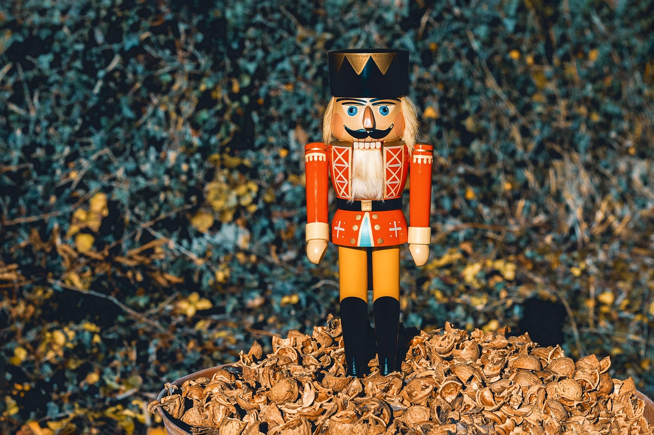 nutcracker, ore mountains, handicrafts, wood, wooden figure, christmas, nutcracker, nutcracker, nutcracker, nutcracker, nutcracker