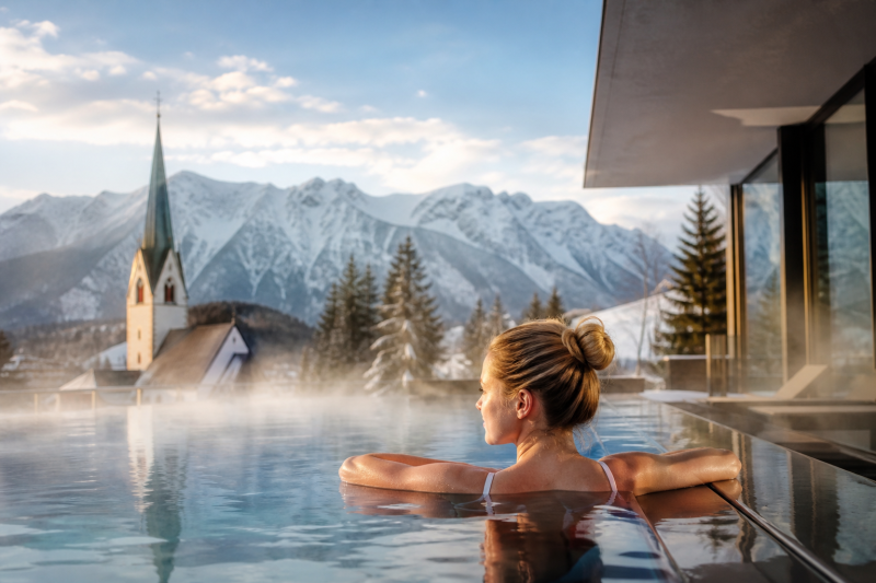 Seefeld in Tirol: Warum die Hochebene Skifahrer und Wellnessfans gleichermaßen anzieht